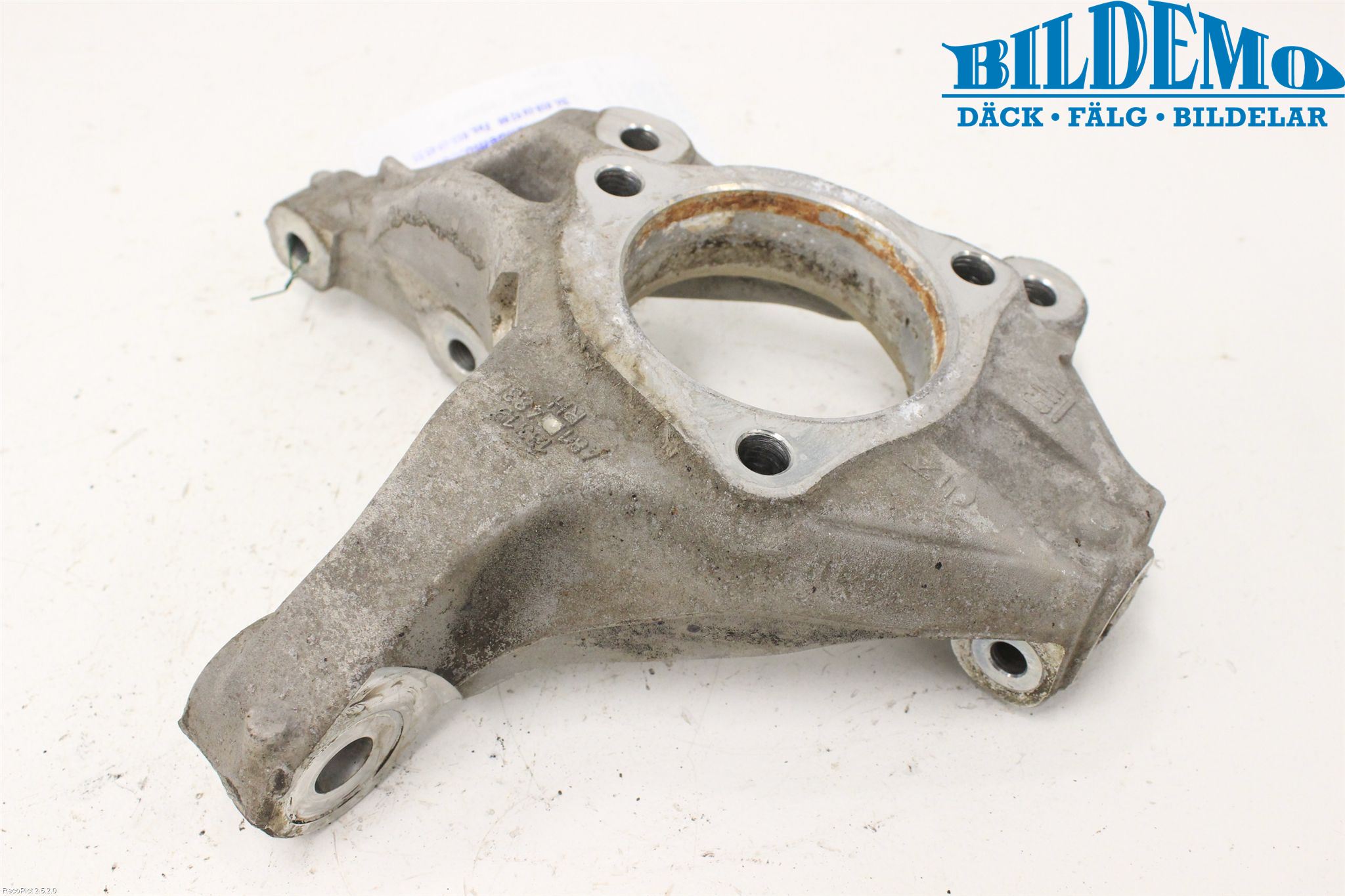 Opel ASTRA J 10-15 Styrspindel Lagerhus Hö