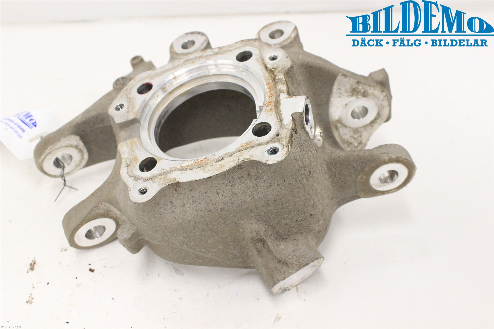 BMW 5 F10/F11/F18 09-17 Hjullagerhus-Spindel Hö B