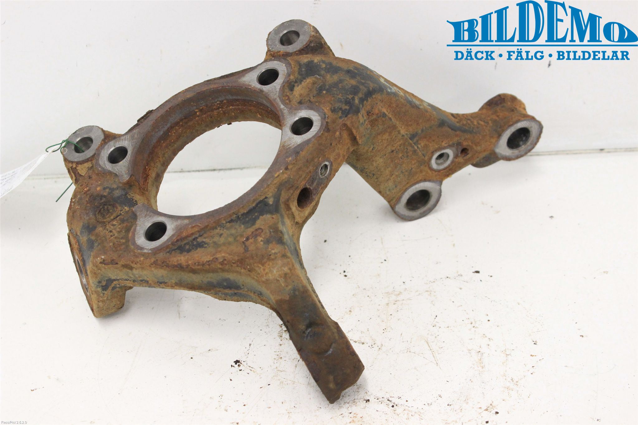 Toyota AURIS 10-12 Styrspindel Lagerhus Vä