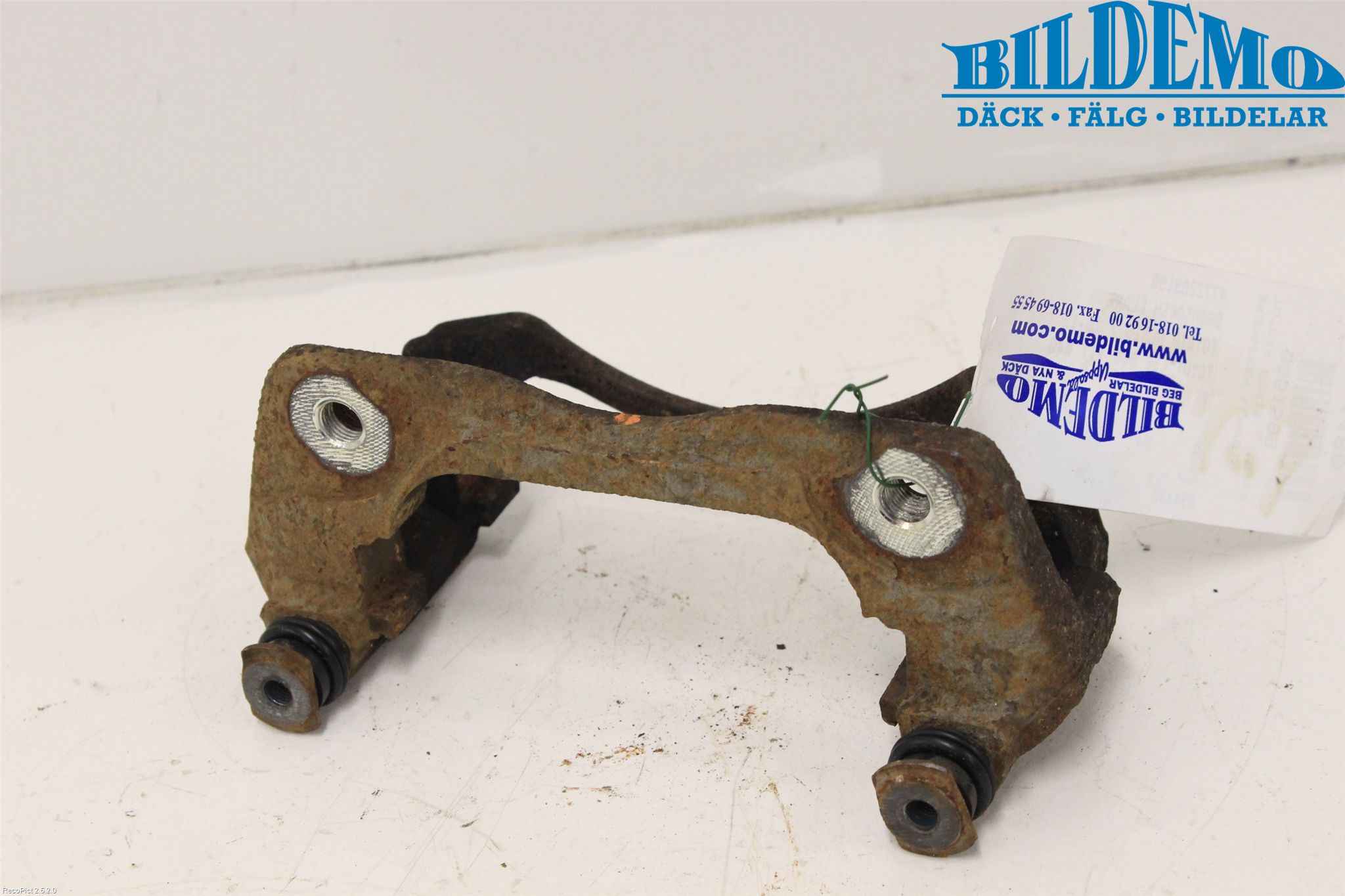 Toyota AURIS 10-12 Bromsokshållare