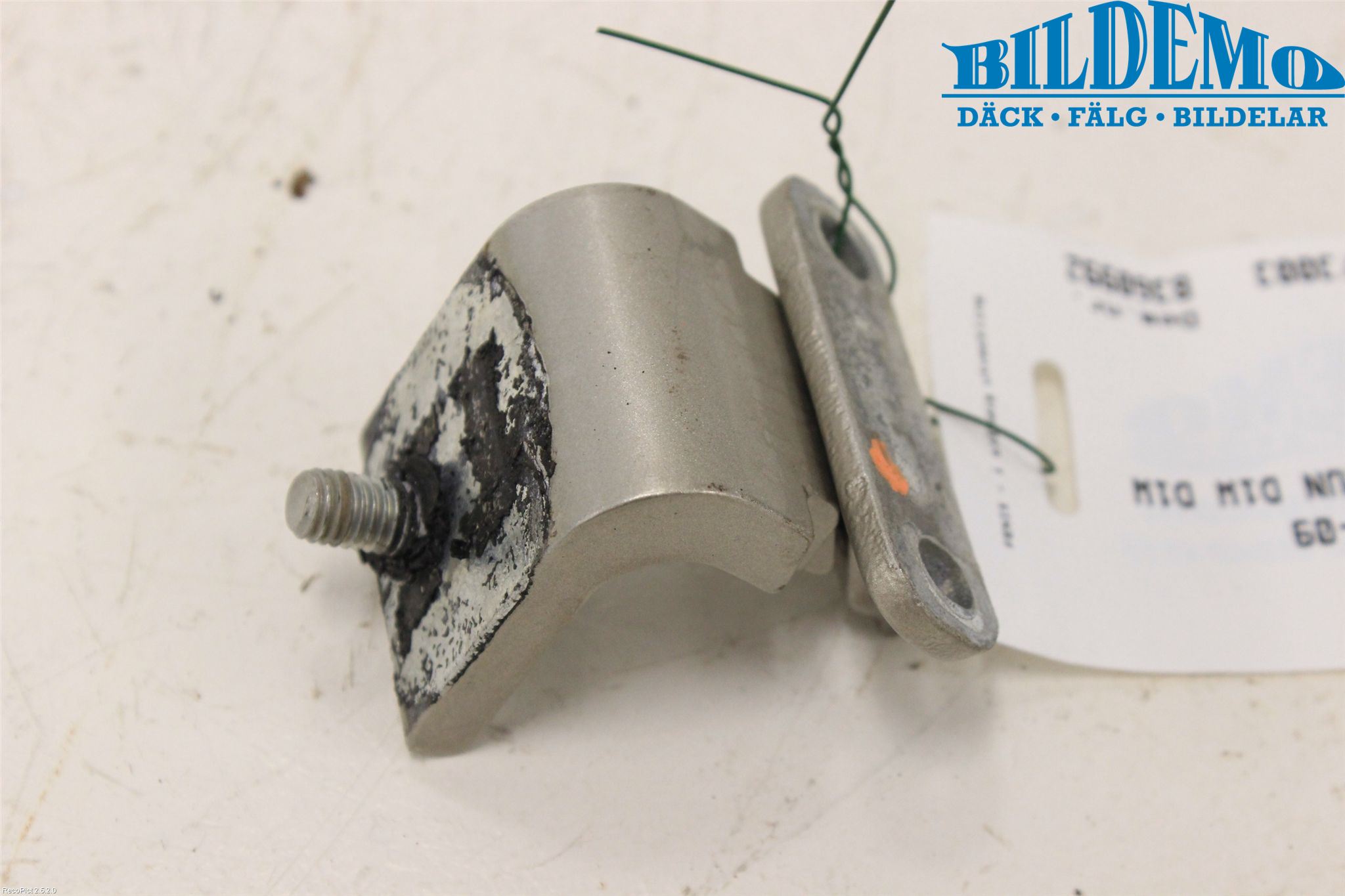 Volkswagen VW GOLF V 04-09 Dörrgångjärn