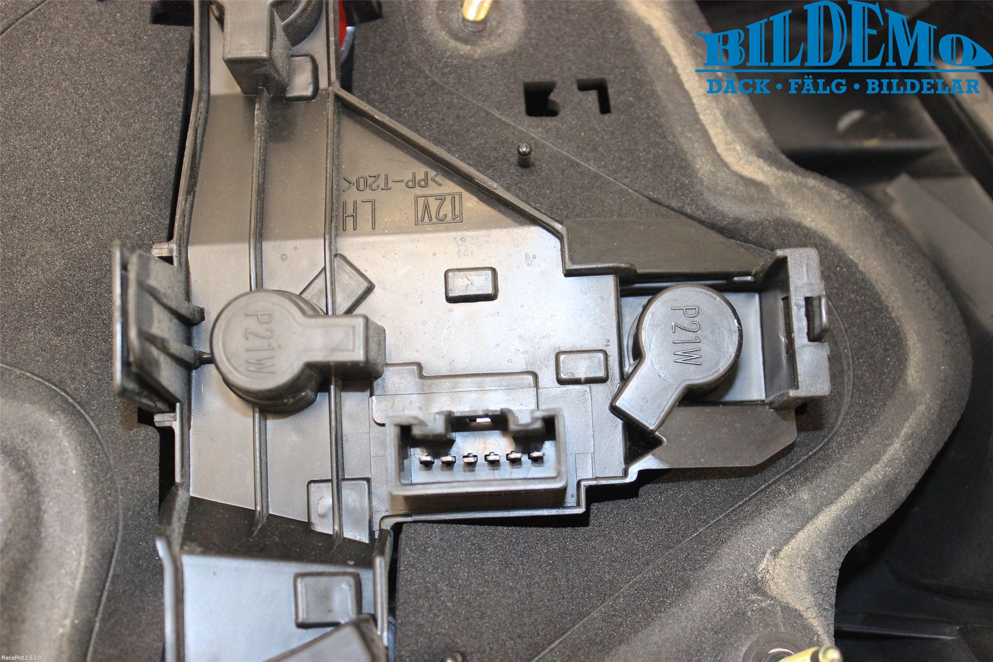 Toyota COROLLA 02-07 Bakljus Vänster