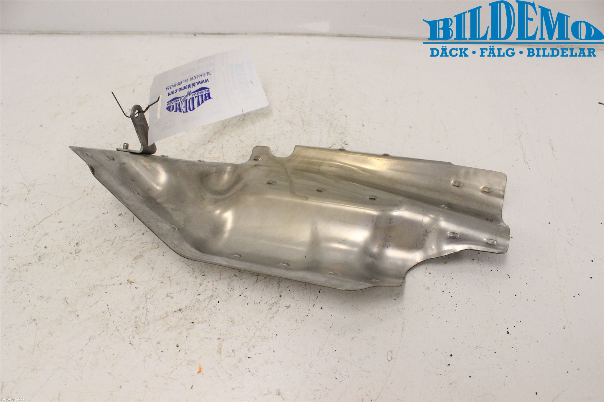 BMW 5 E60/61 Sed/Tou 02-10 Avgas Förvärmningsplåt