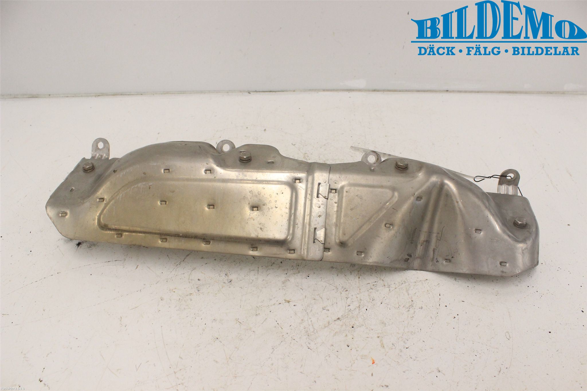 BMW 5 E60/61 Sed/Tou 02-10 Avgas Förvärmningsplåt