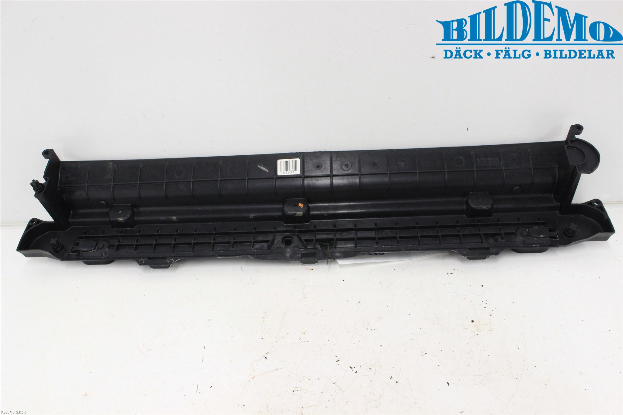 BMW 5 E60/61 Sed/Tou 02-10 Kylarfäste-Ram-Balk