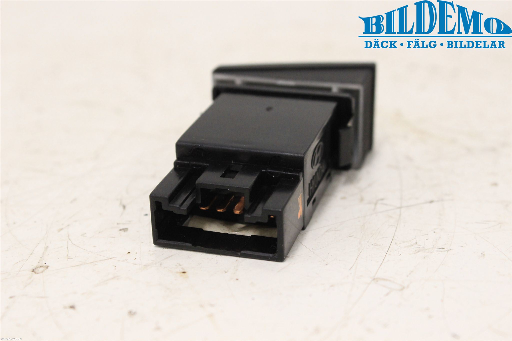 Hyundai COUPÉ Strömställare Stolvärme