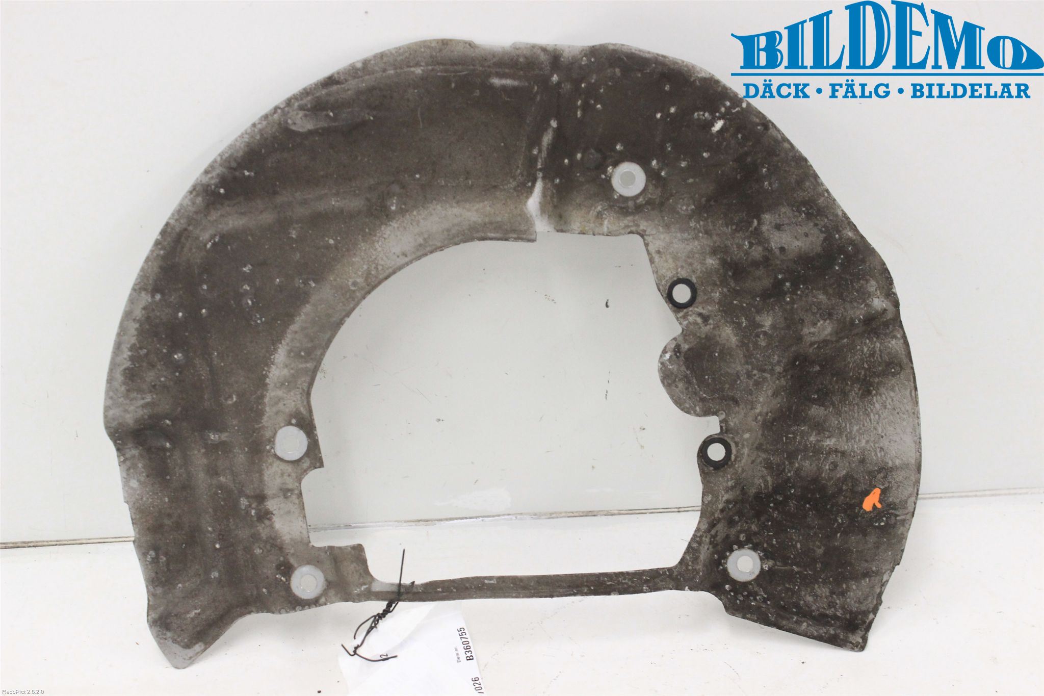 BMW 5 E60/61 Sed/Tou 02-10 Bromssköld Fram