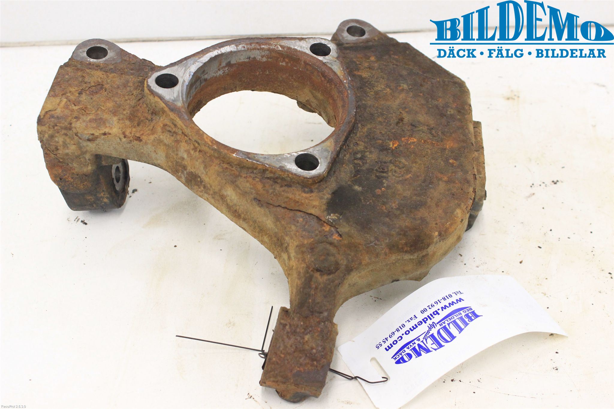 Chevrolet TAHOE Styrspindel Lagerhus Vä