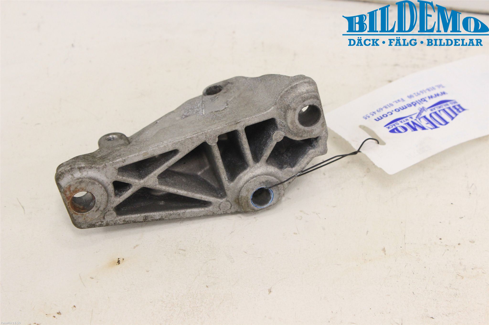 BMW 3 E90/91 SED/TOU 05-12 Bränslepump Konsol-Fäste