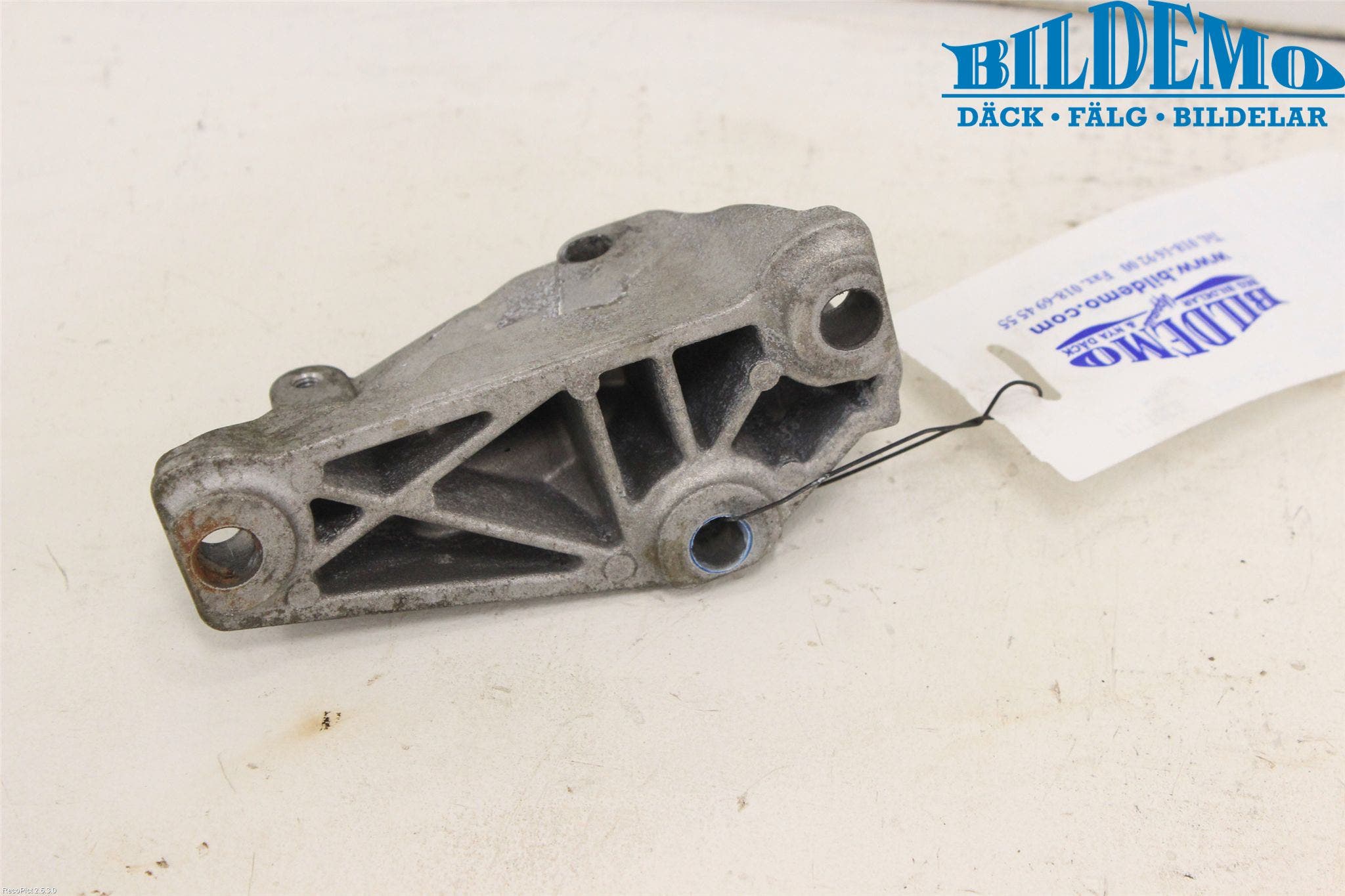 BMW 3 E90/91 SED/TOU 05-12 Bränslepump Konsol-Fäste