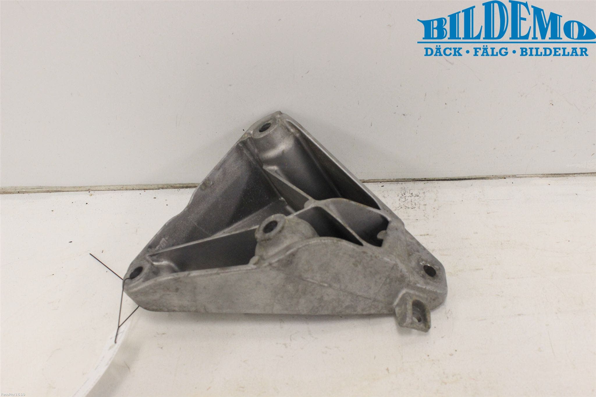 BMW 3 E90/91 SED/TOU 05-12 Motorfäste