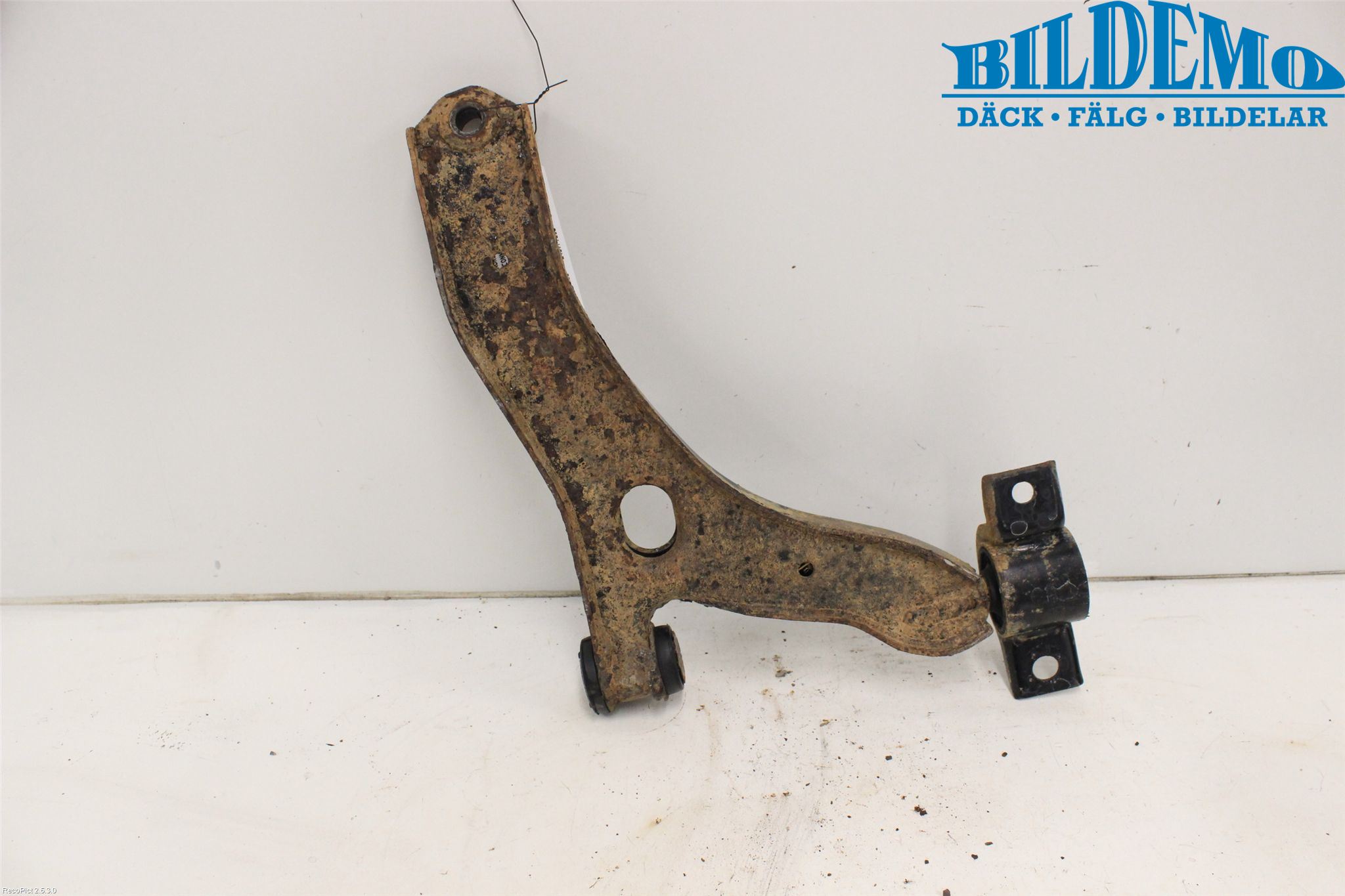 Ford TRANSIT CONNECT 03-08 Bärarm Fram Undre Vä