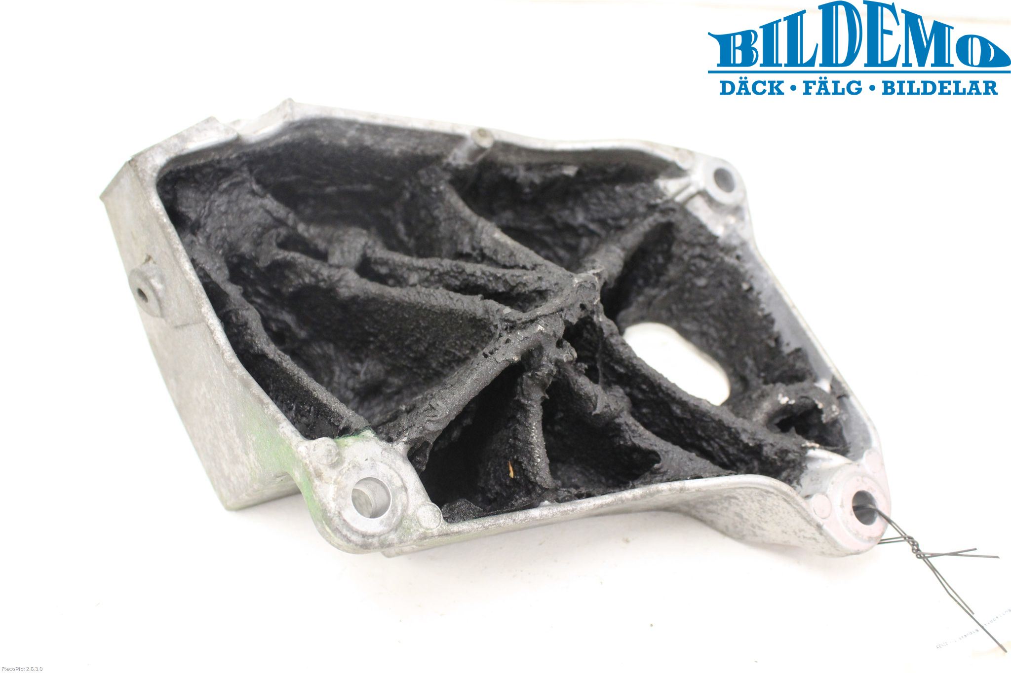 BMW 5 F10/F11/F18 09-17 Motorfäste