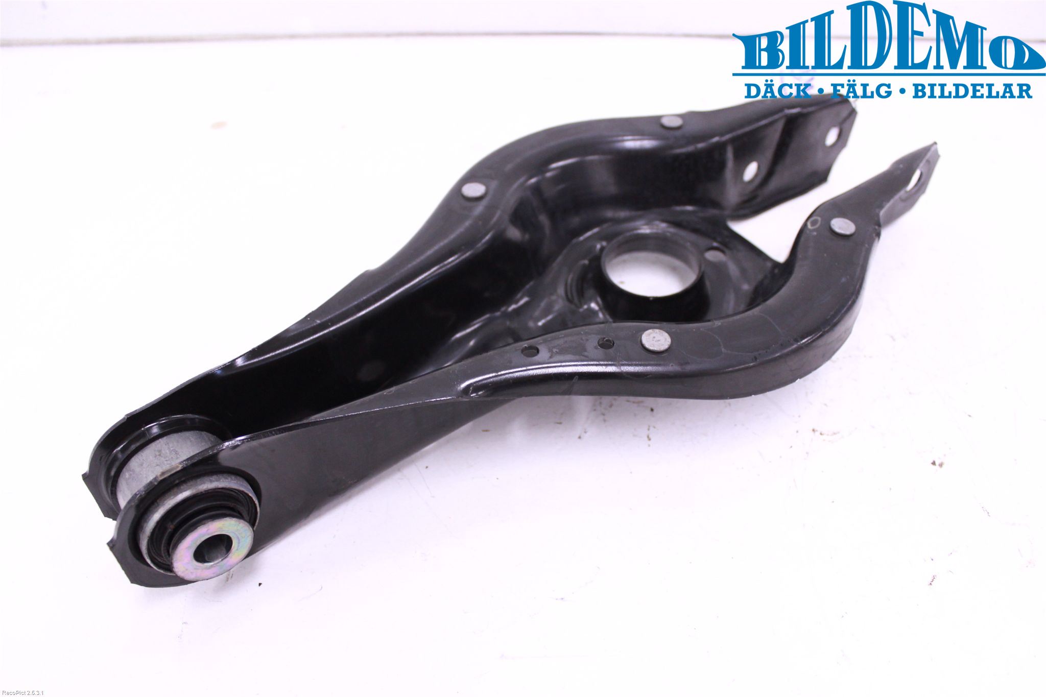 BMW 3 F30/F31/F80 12-19 Bärarm Bak Höger