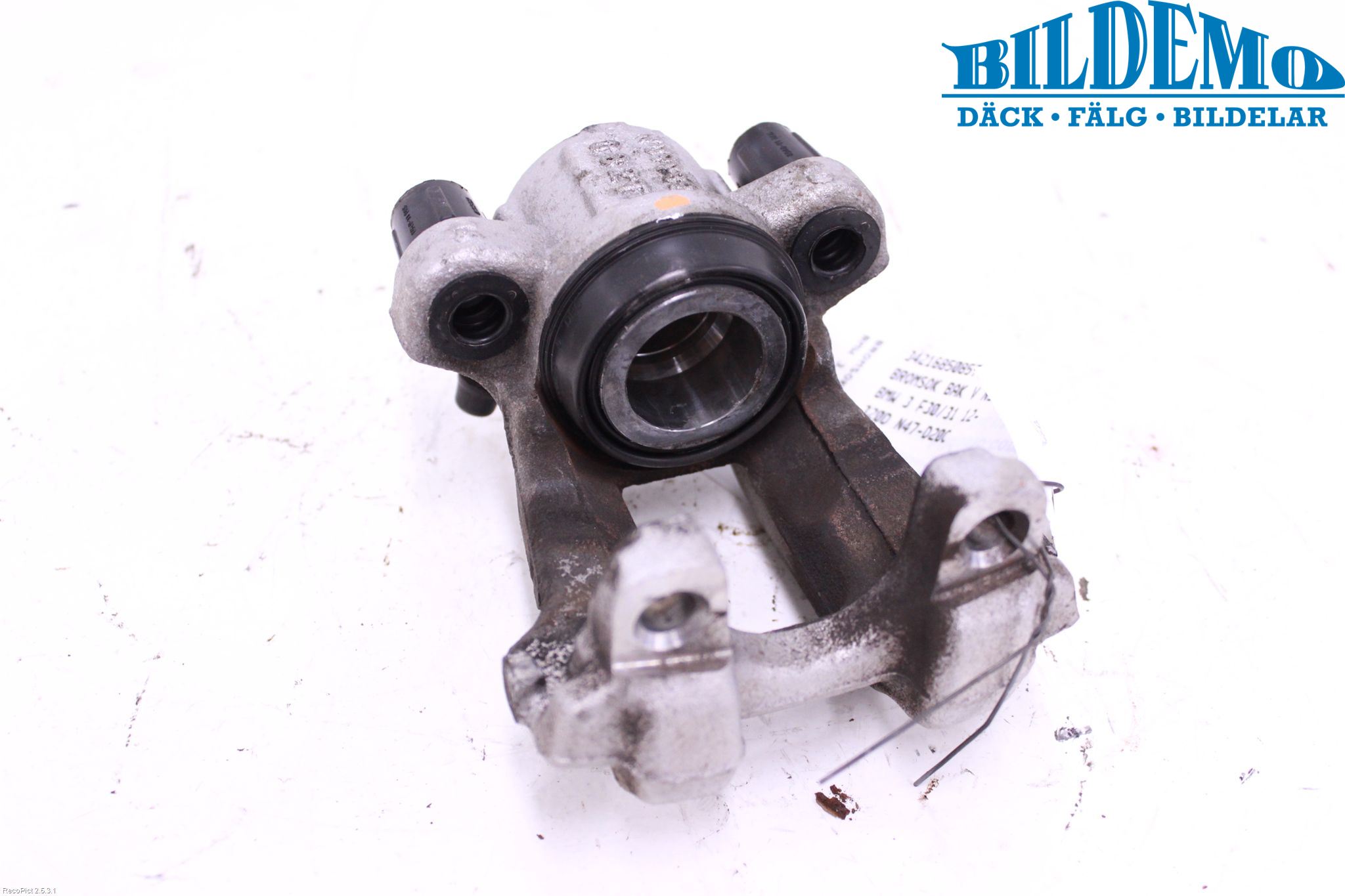 BMW 3 F30/F31/F80 12-19 Bromsok Bak Vänster