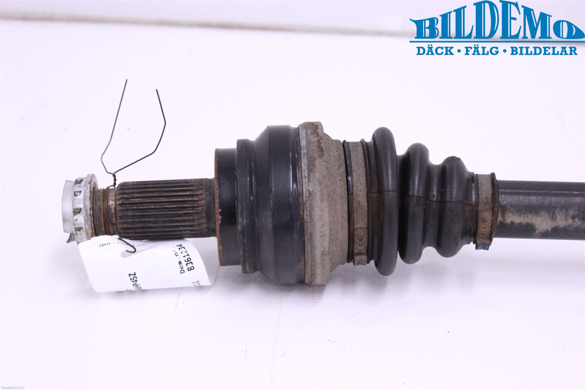 BMW 5 F10/F11/F18 09-17 Drivaxel Bak Vänster