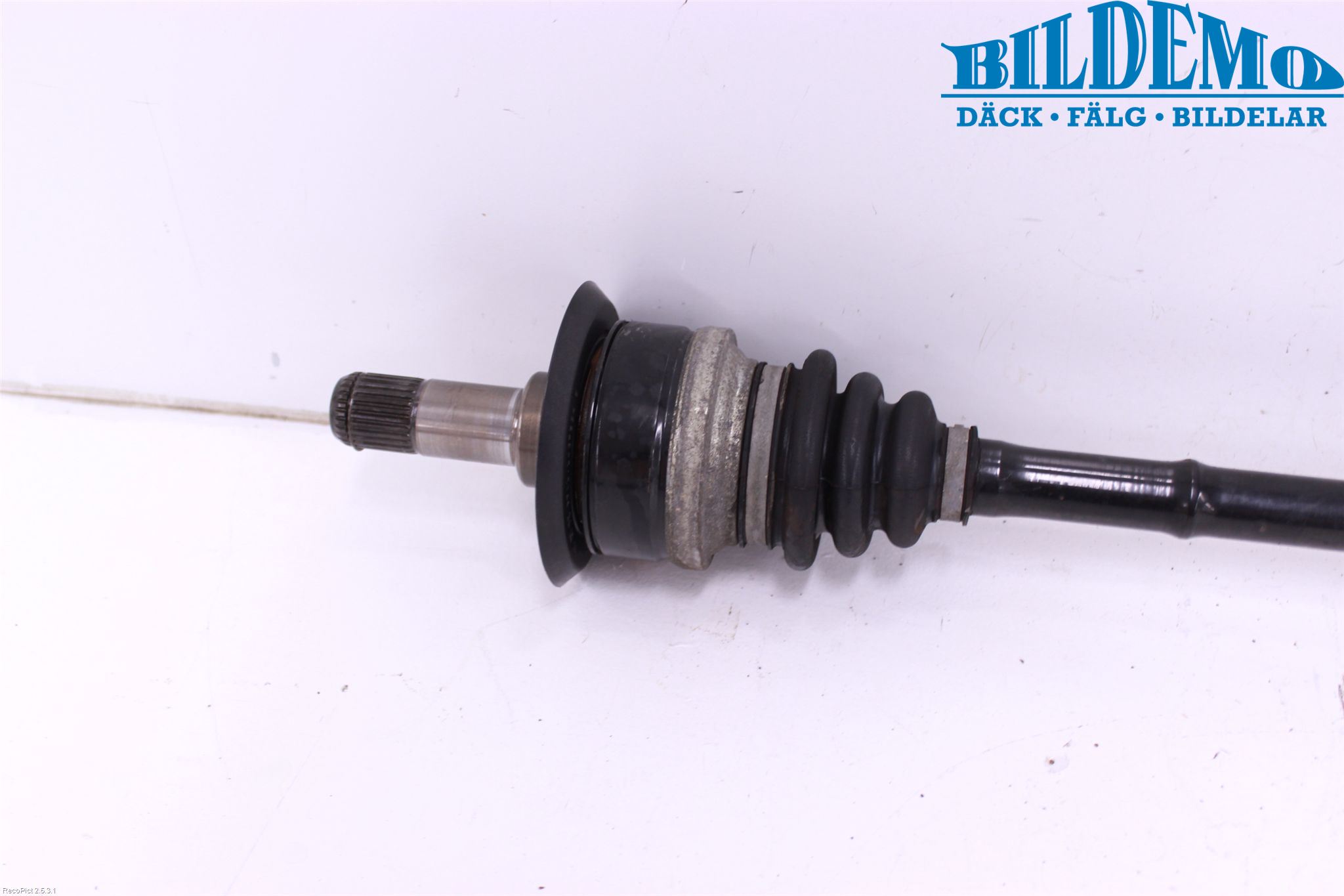 BMW 3 GT F34 13-19 Drivaxel Bak Vänster