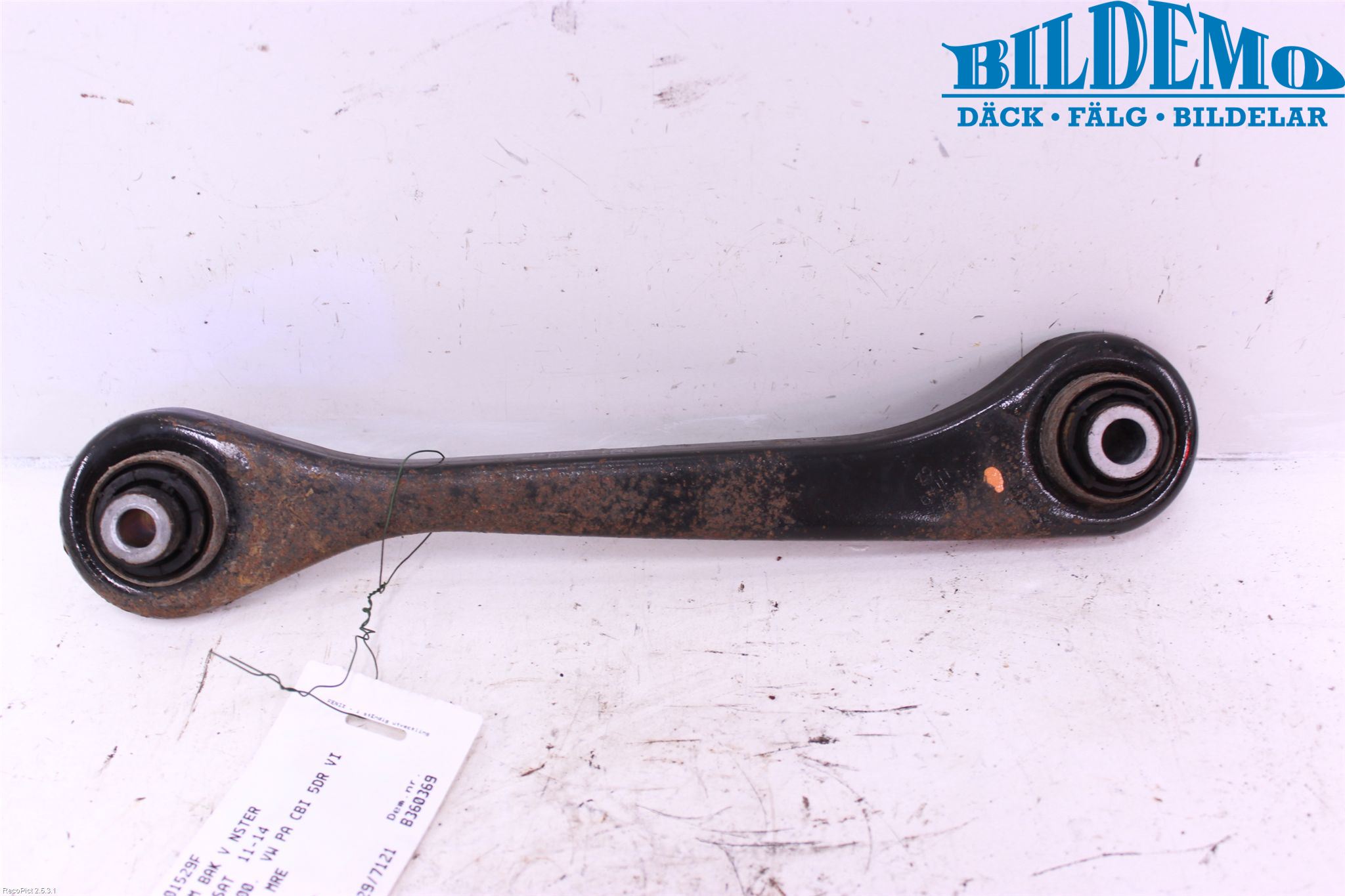 Volkswagen VW PASSAT 11-14 Bärarm Bak Vänster