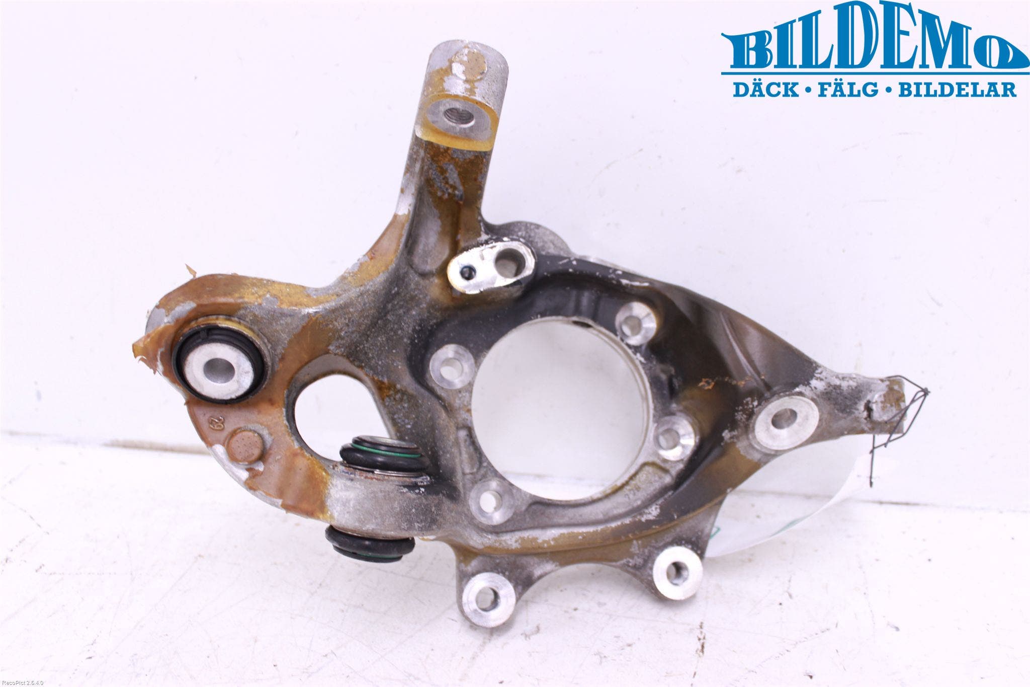 Mercedes-Benz MB E-KLASS (W212) 09-16 Hjullagerhus-Spindel Hö B