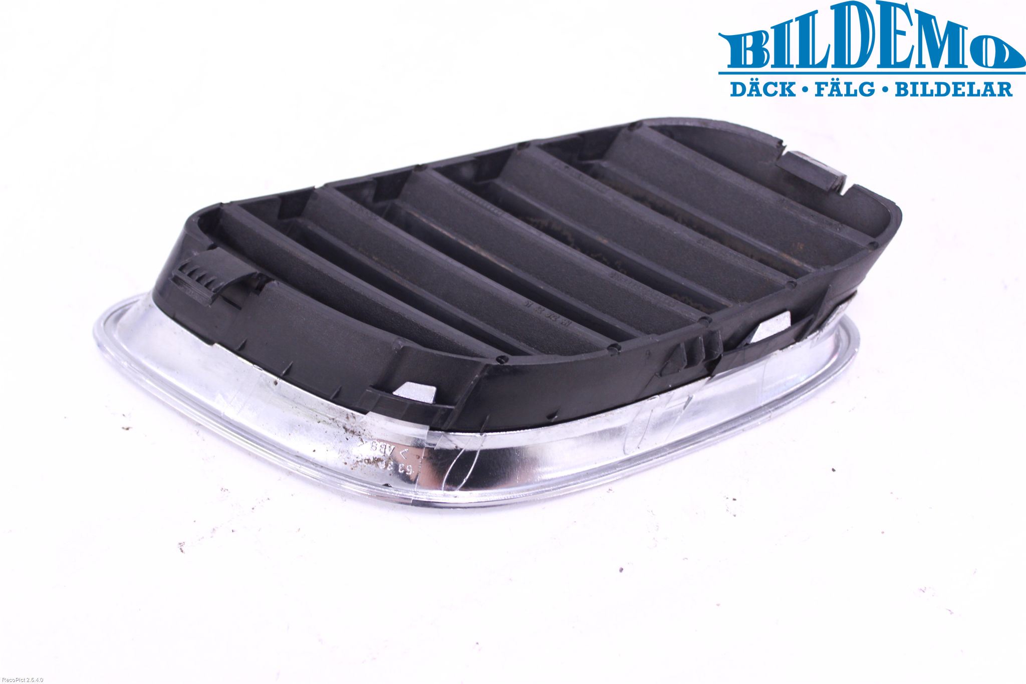 Saab 9-5 -05 Grilldel Höger