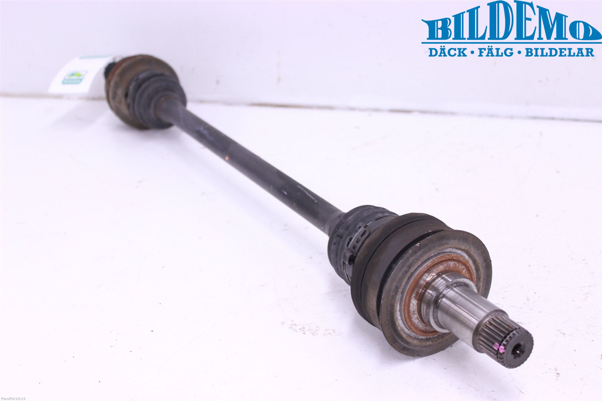 Mercedes-Benz MB GLK-KLASS (X204) 08-16 Drivaxel Bak Vänster