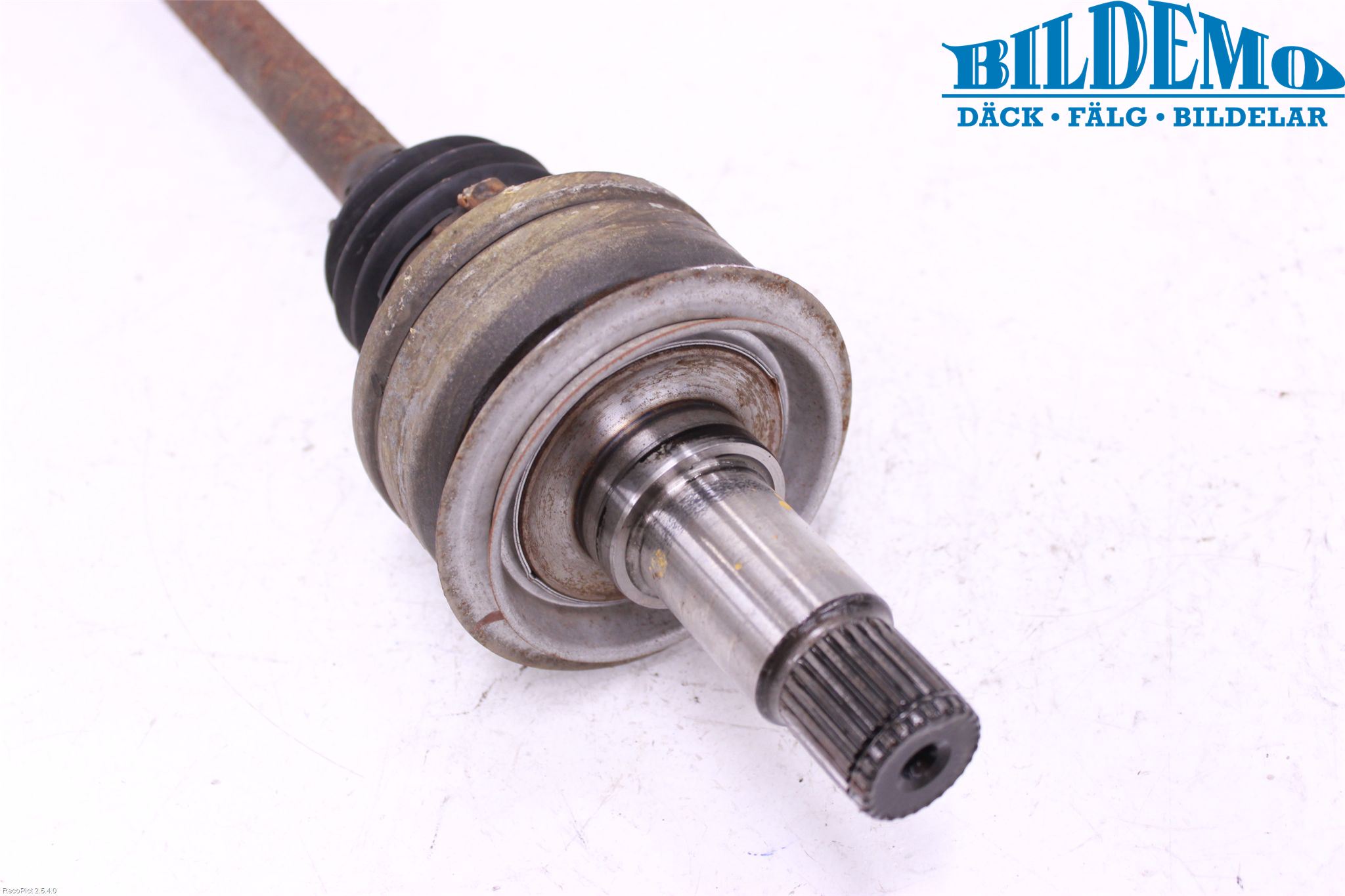 Mercedes-Benz MB CLS (C219) 03-11 Drivaxel Bak Höger
