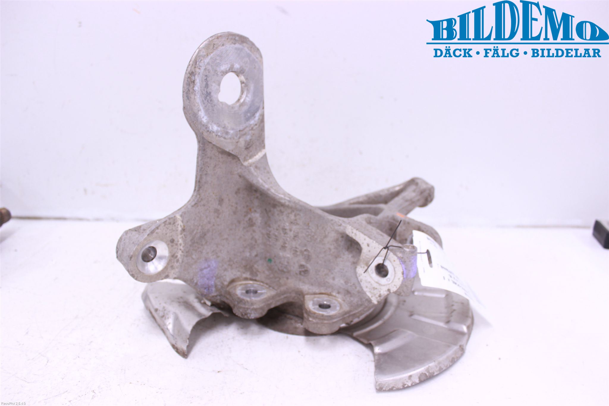 BMW 5 F10/F11/F18 09-17 Hjullagerhus-Spindel Hö B