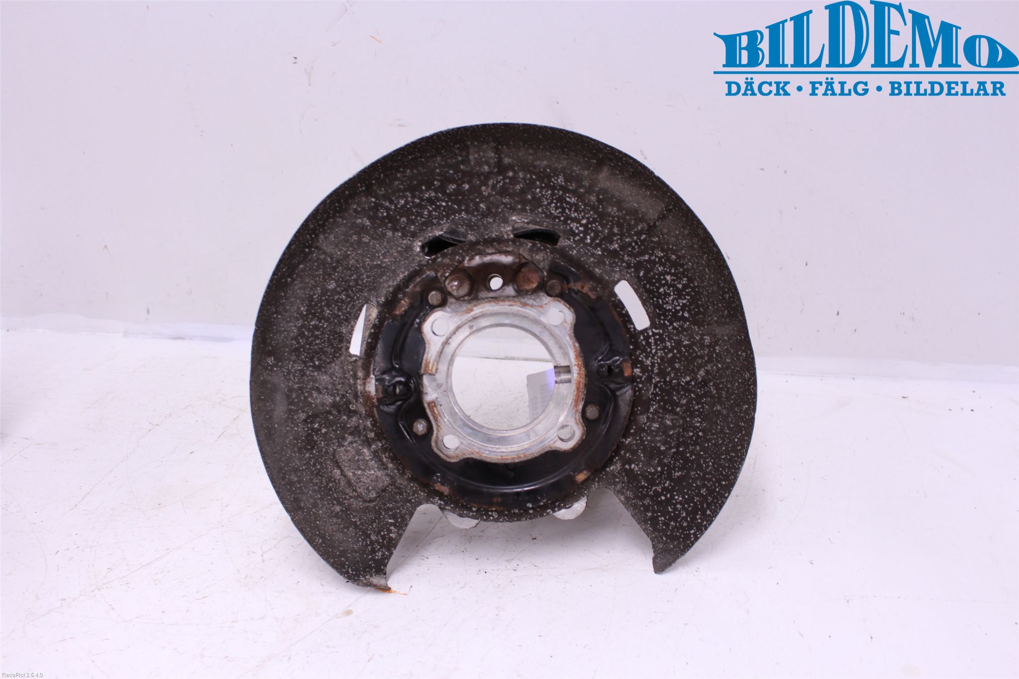 BMW X6 E71/E72   08-14 Hjullagerhus-Spindel Vä B