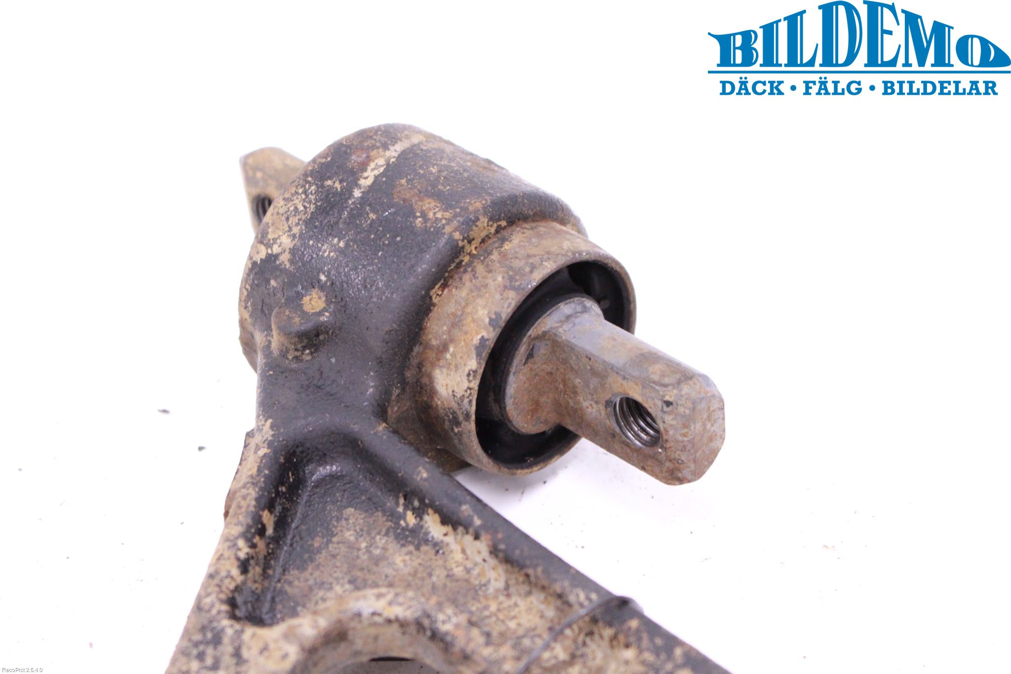 Volvo V70 05-08 Bärarm Fram Undre Hö