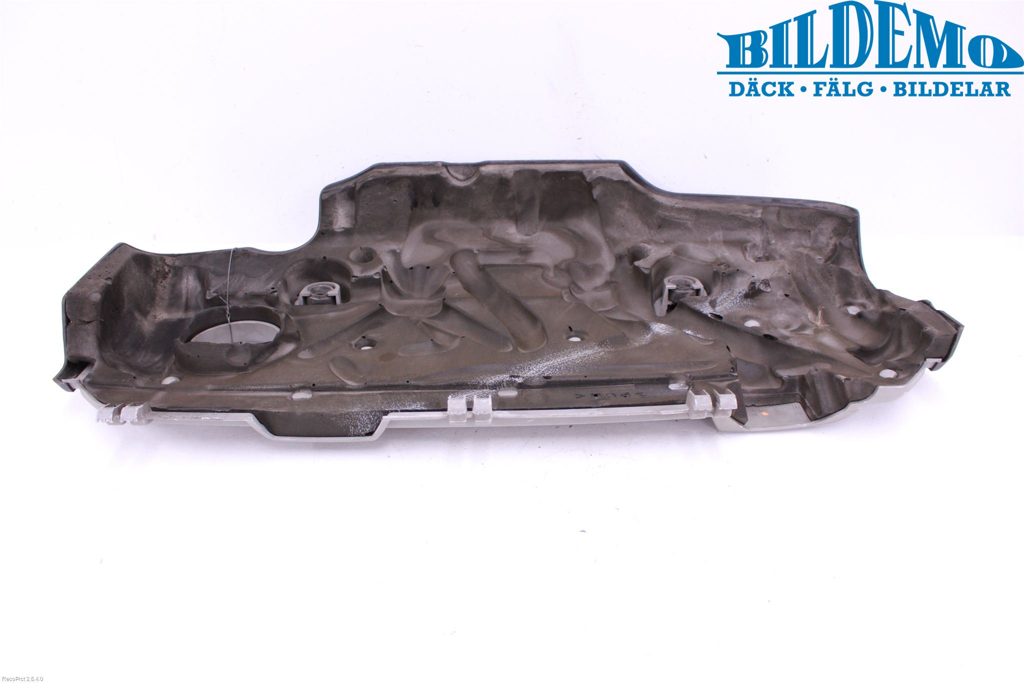 Volvo V70 05-08 Motorkåpa