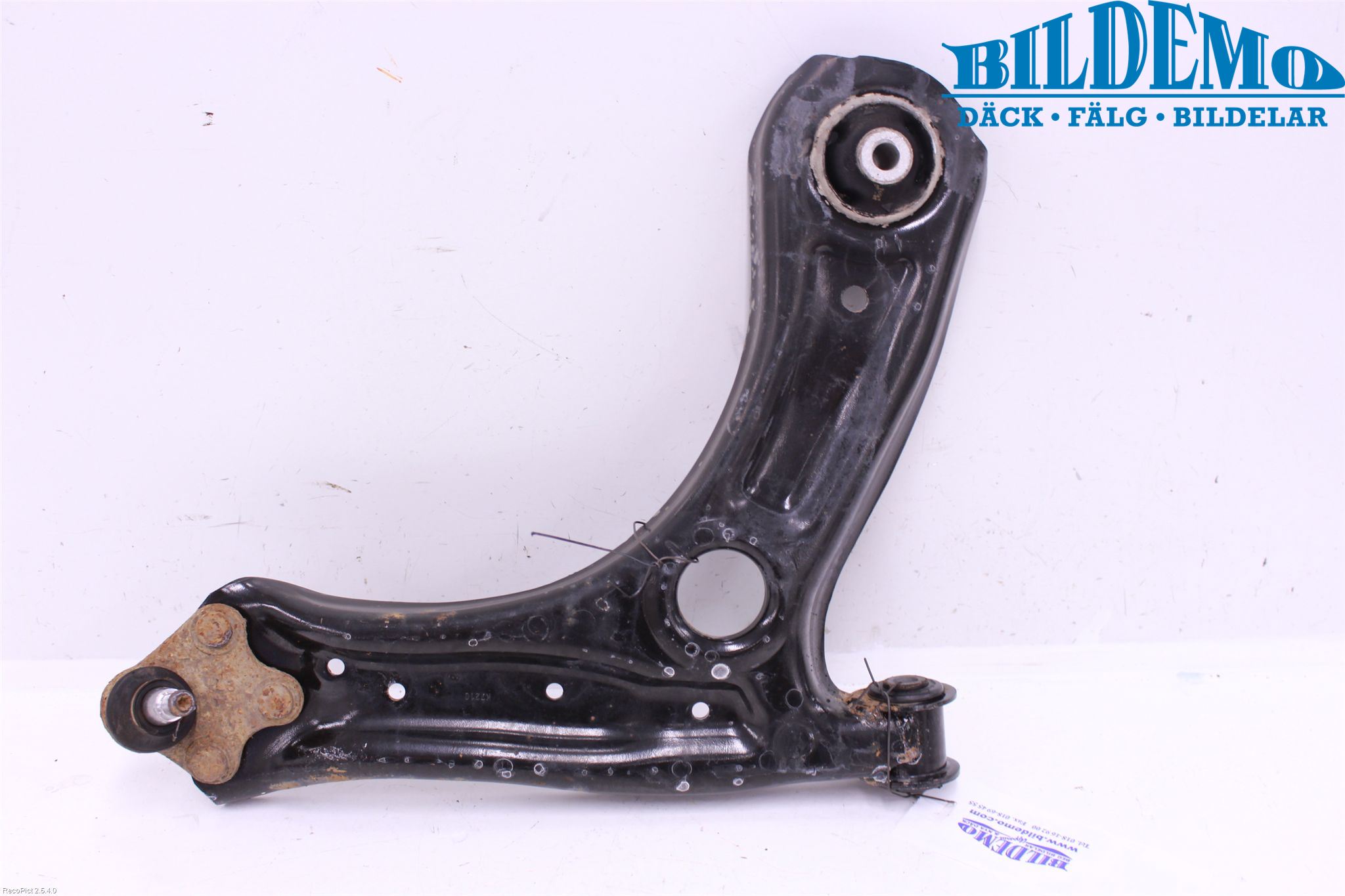 Skoda FABIA 07-14 Bärarm Fram Undre Hö