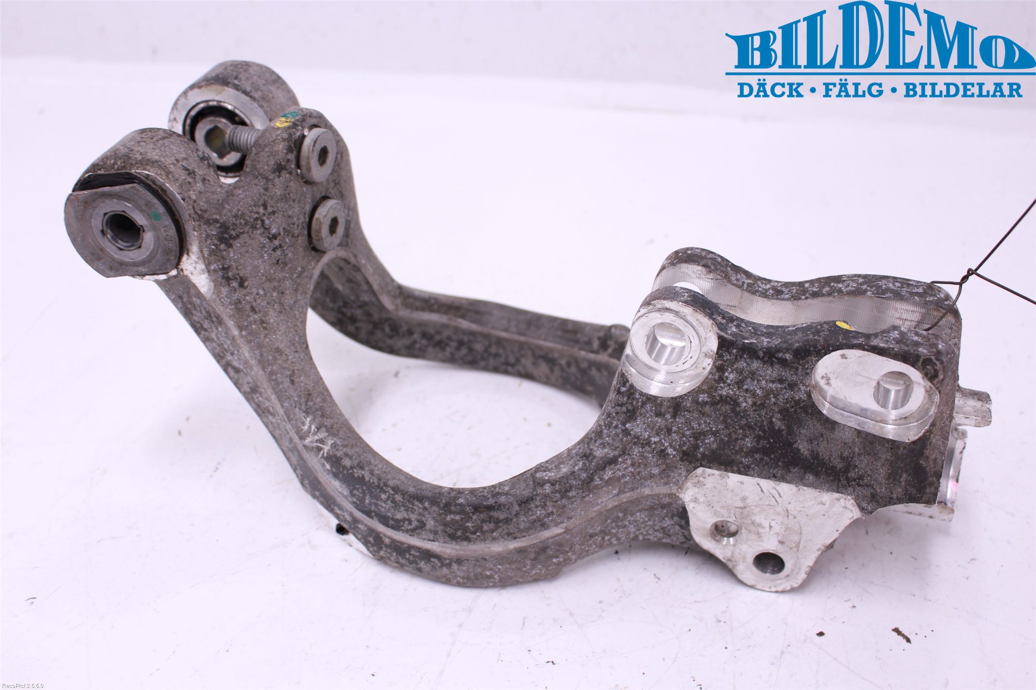 Opel INSIGNIA 09-16 Styrspindel Lagerhus Vä