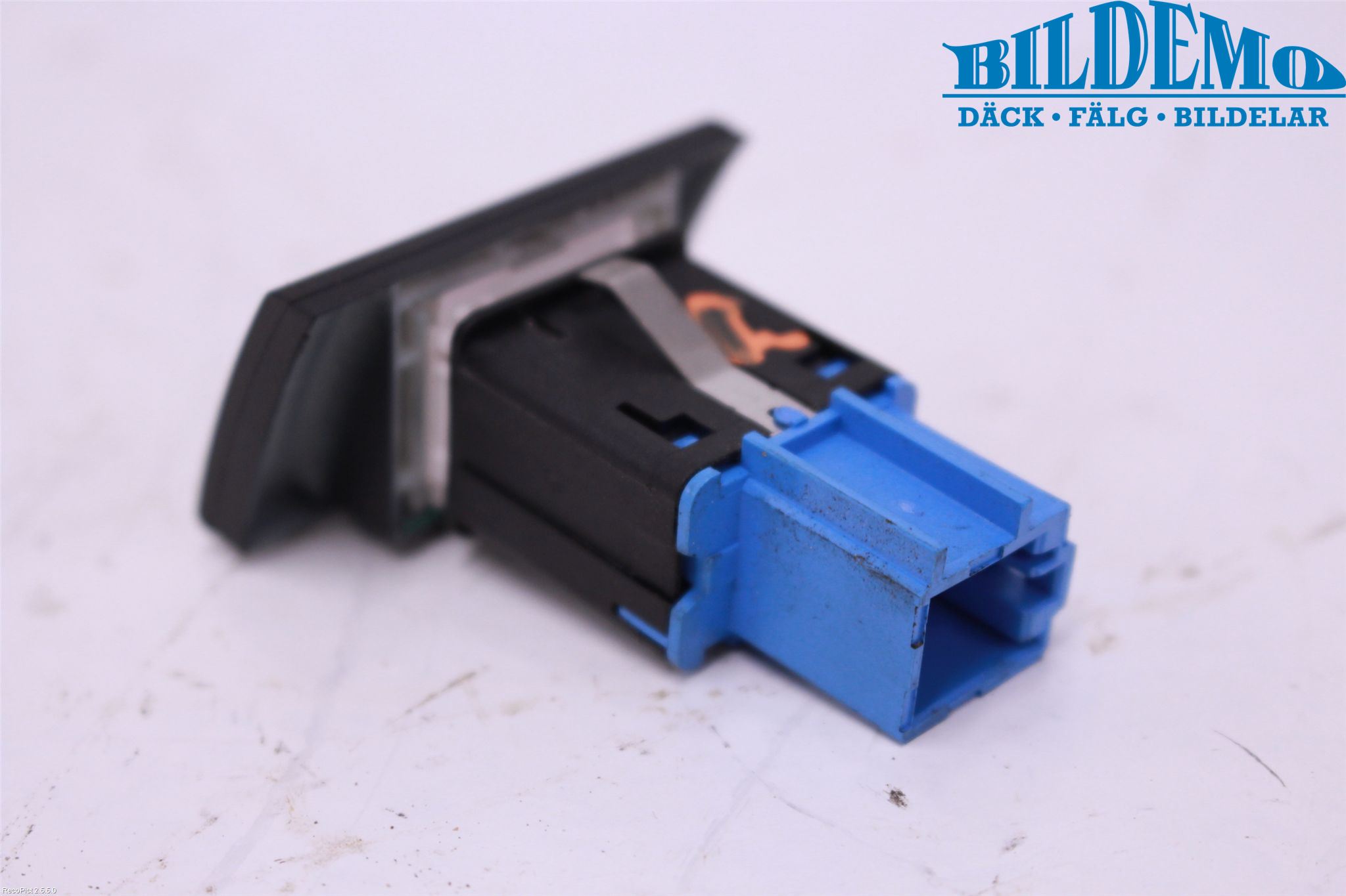 Volkswagen VW AMAROK 2H 10-22 Strömställare Innerbelysning