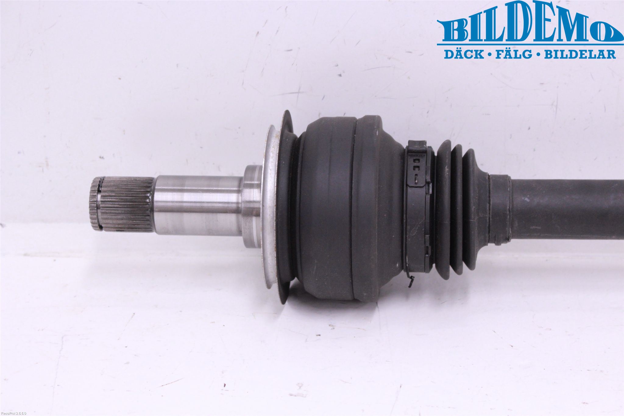 Mercedes-Benz MB E-KLASS (W213) 16-23 Drivaxel Bak Höger