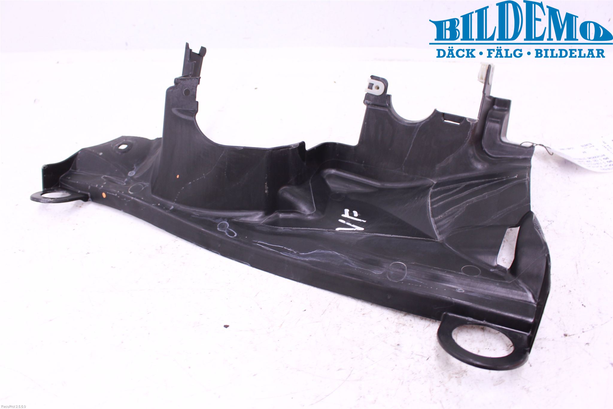 BMW 5 F10/F11/F18 09-17 Hasplåt Plåt-Plast