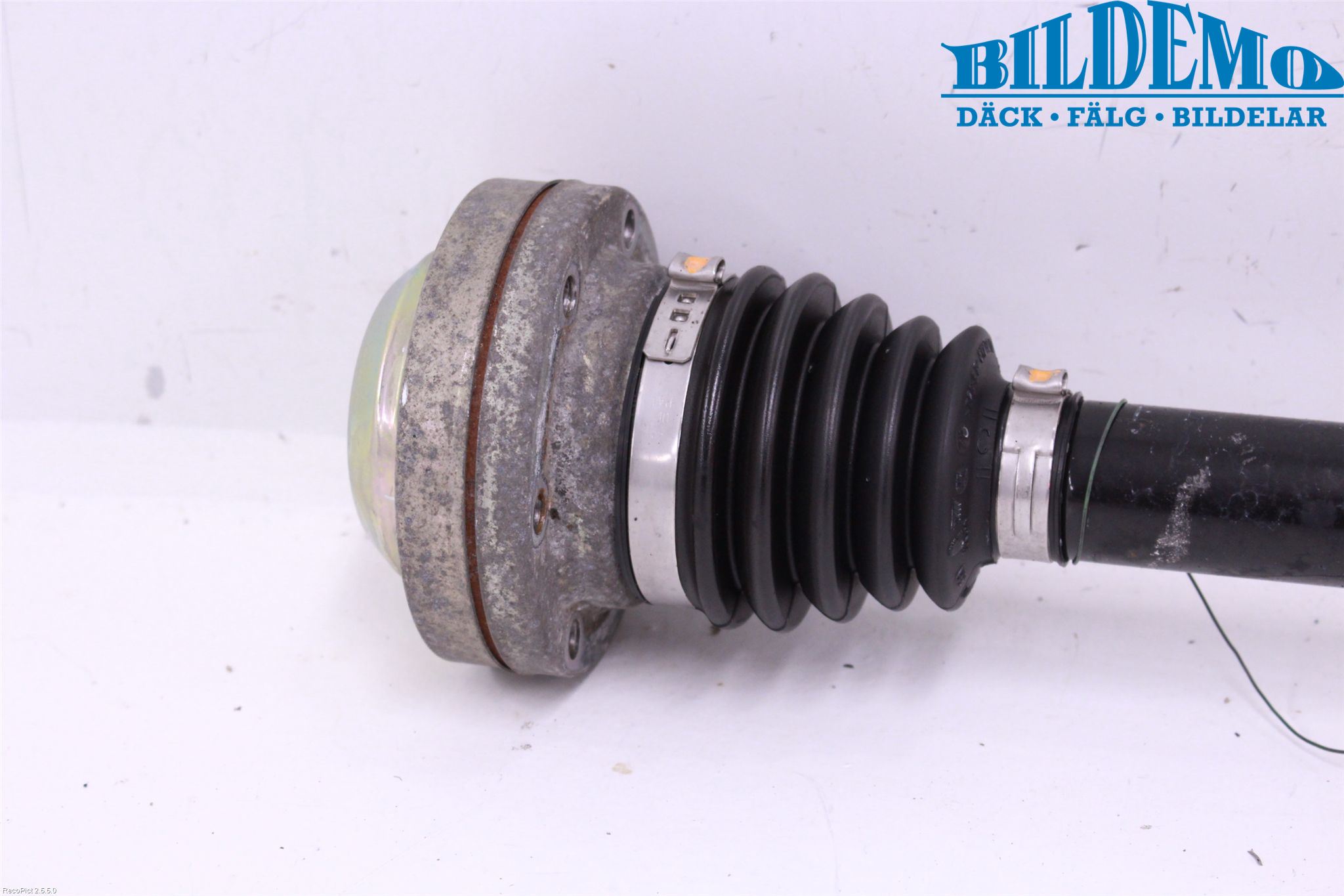 Audi A4/S4 08-11 Drivaxel Bak Höger
