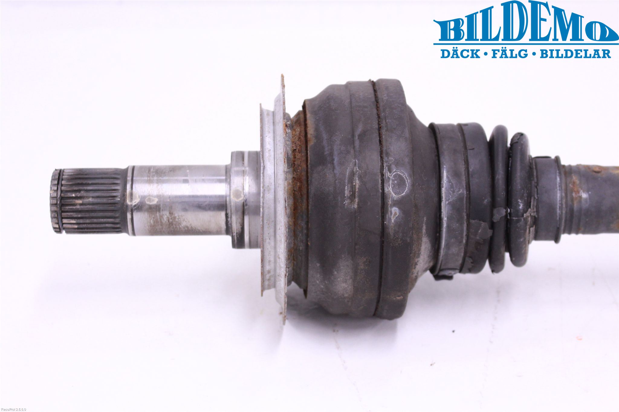 Mercedes-Benz MB C-KLASS (W204) 07-15 Drivaxel Bak Vänster