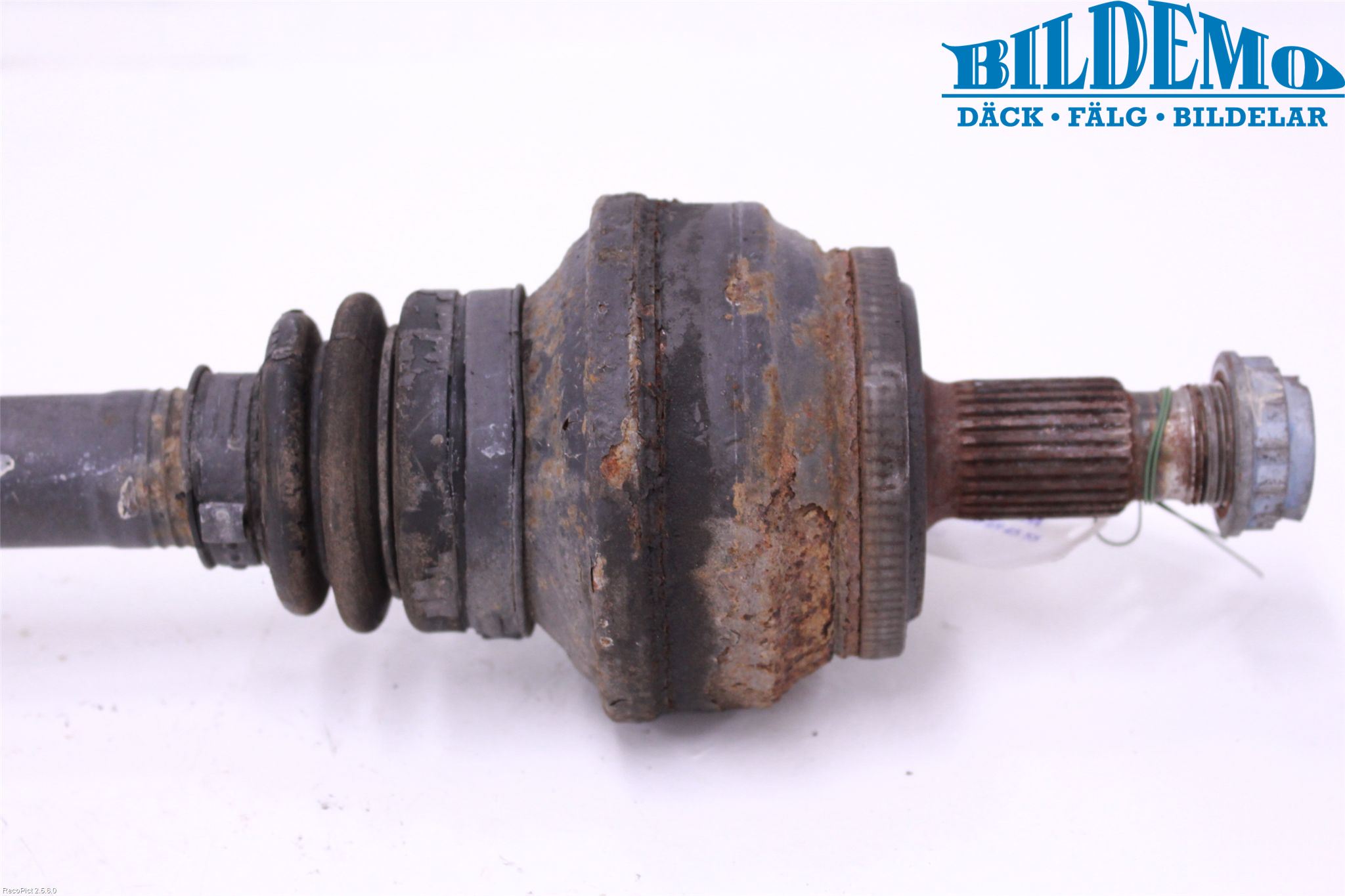 Mercedes-Benz MB C-KLASS (W204) 07-15 Drivaxel Bak Vänster