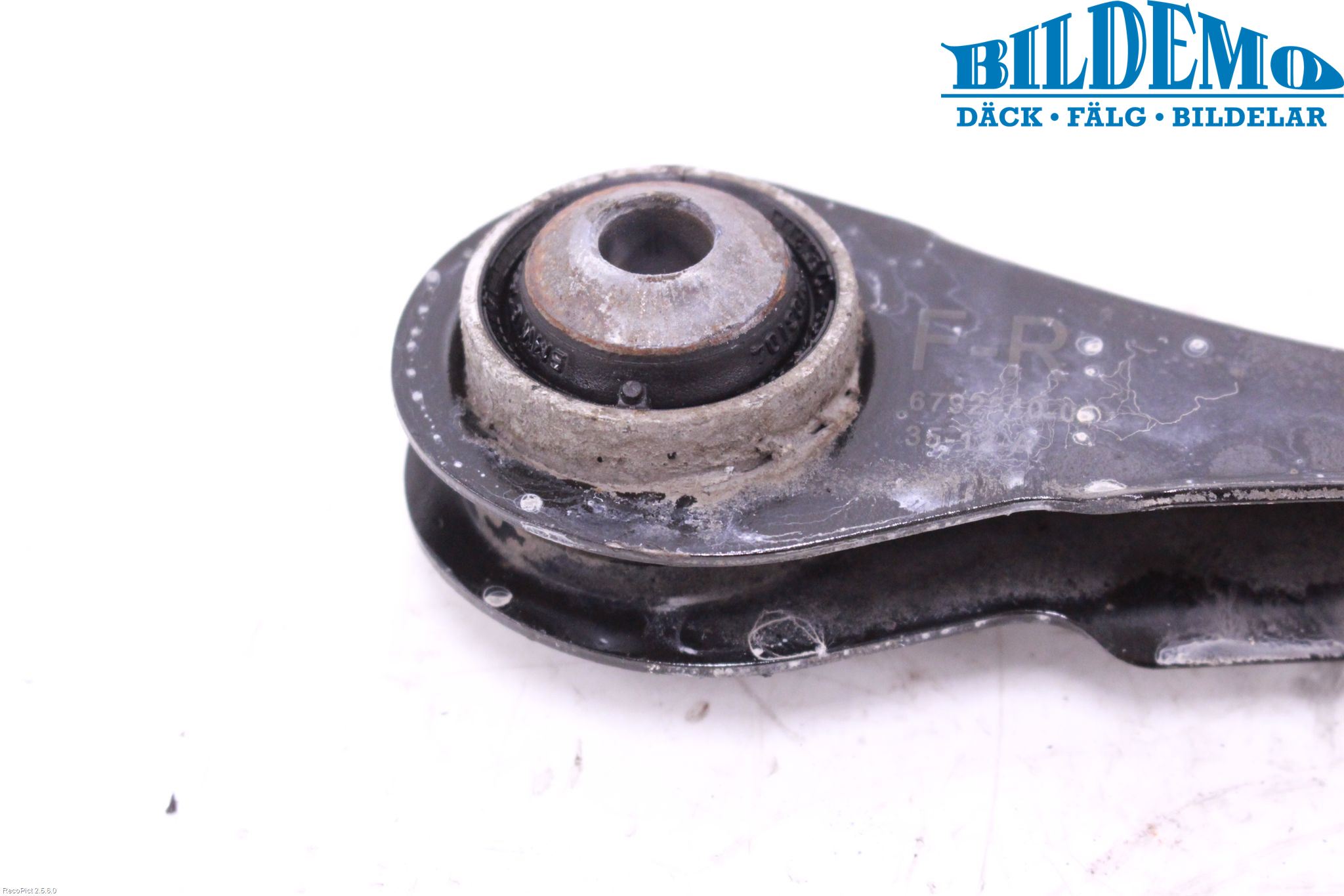BMW 3 F30/F31/F80 12-19 Bärarm Bak Övre Höger
