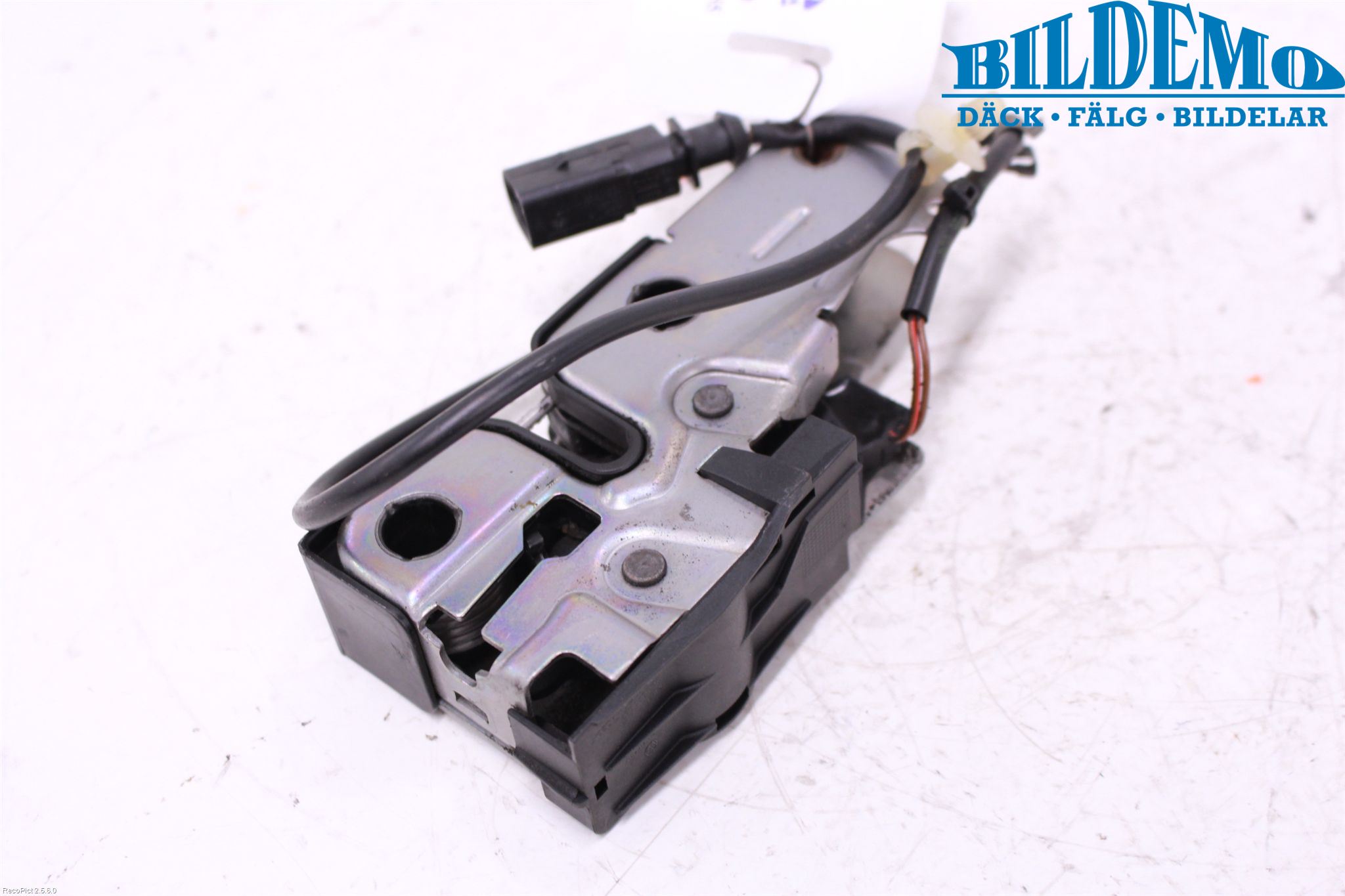 Volkswagen VW PASSAT 05-11 Huvlås