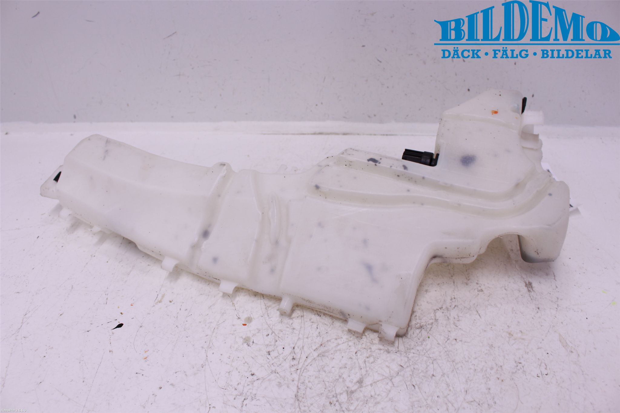 Ford FOCUS 08-11 Spolartank Vindruta-Strål