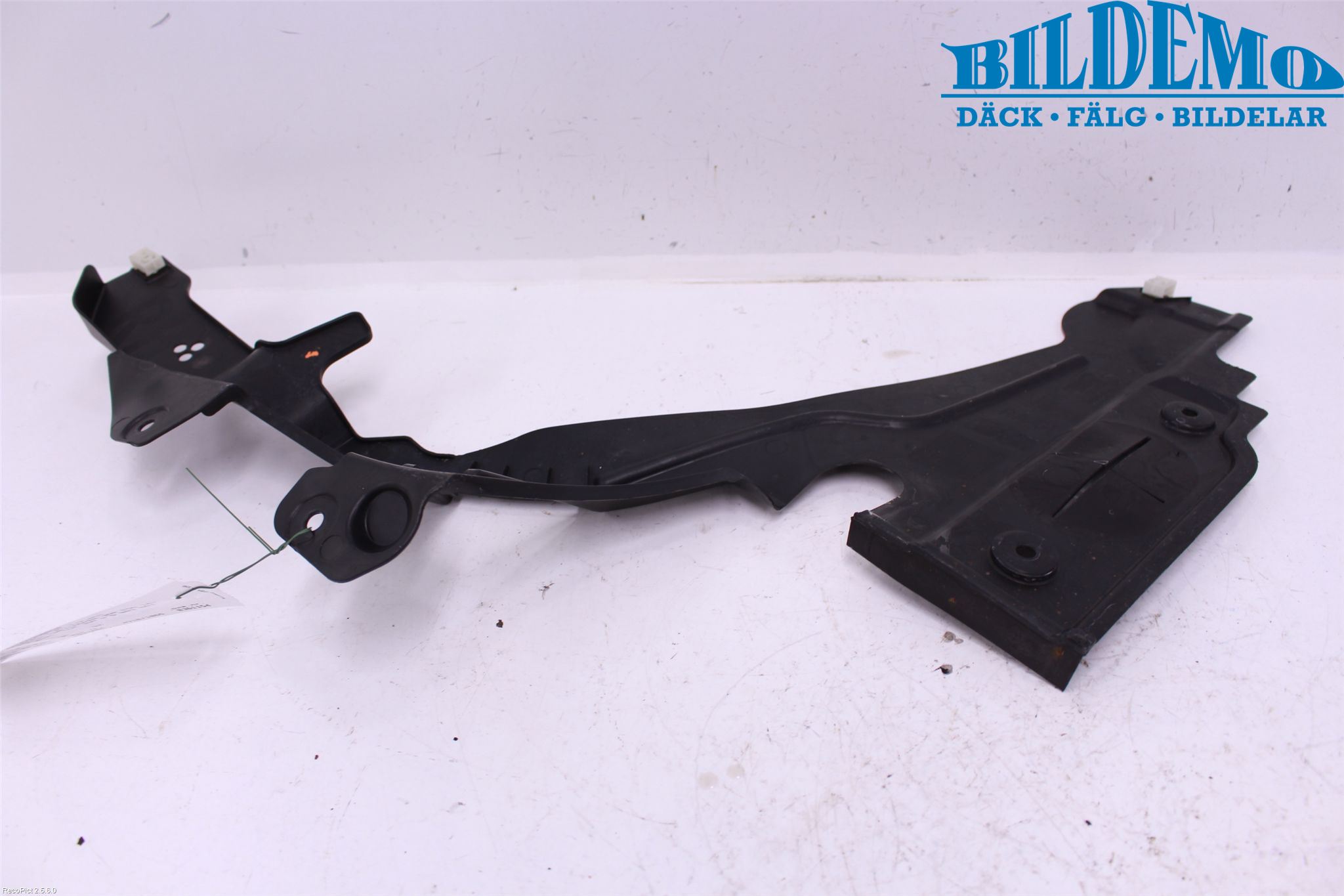 Mini ONE/COOPER 3DR F56 14-24 Hasplåt Plåt-Plast