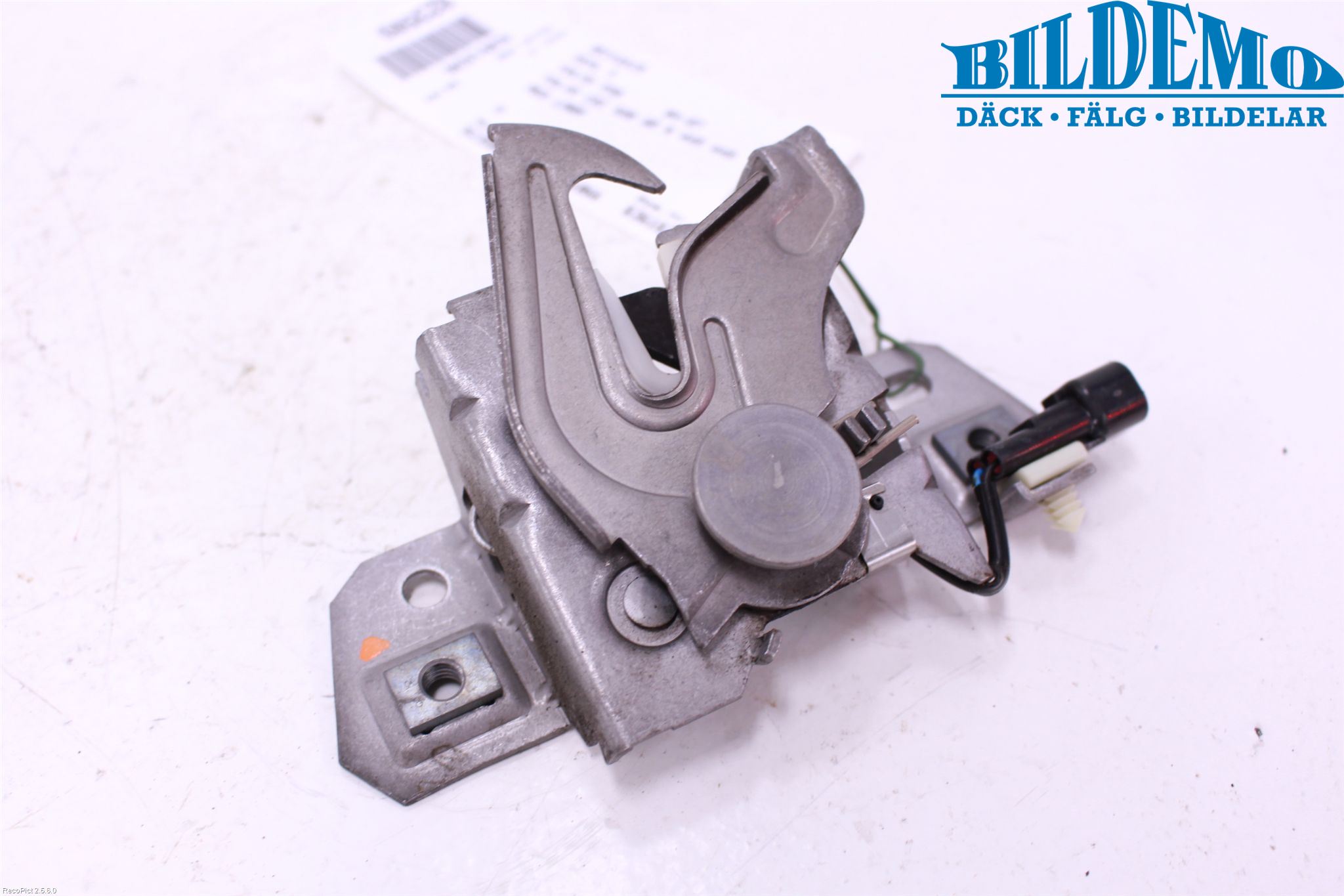 Volvo V50 04-07 Huvlås