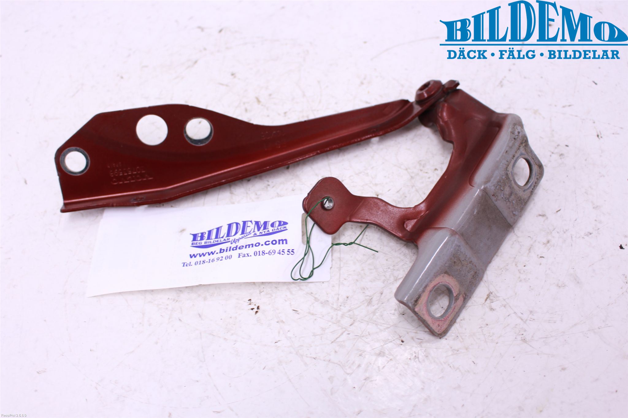 Volvo V50 04-07 Huvgångjärn