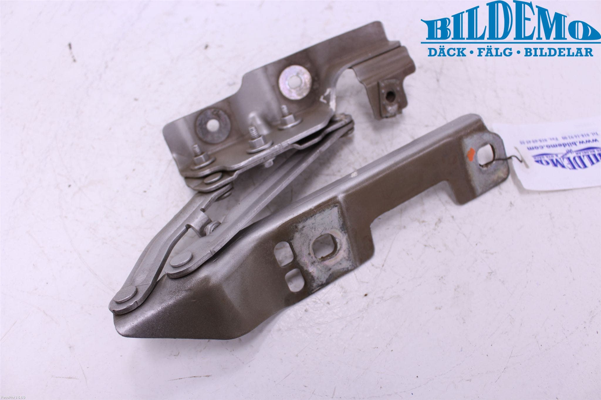 Opel ASTRA J 10-15 Huvgångjärn