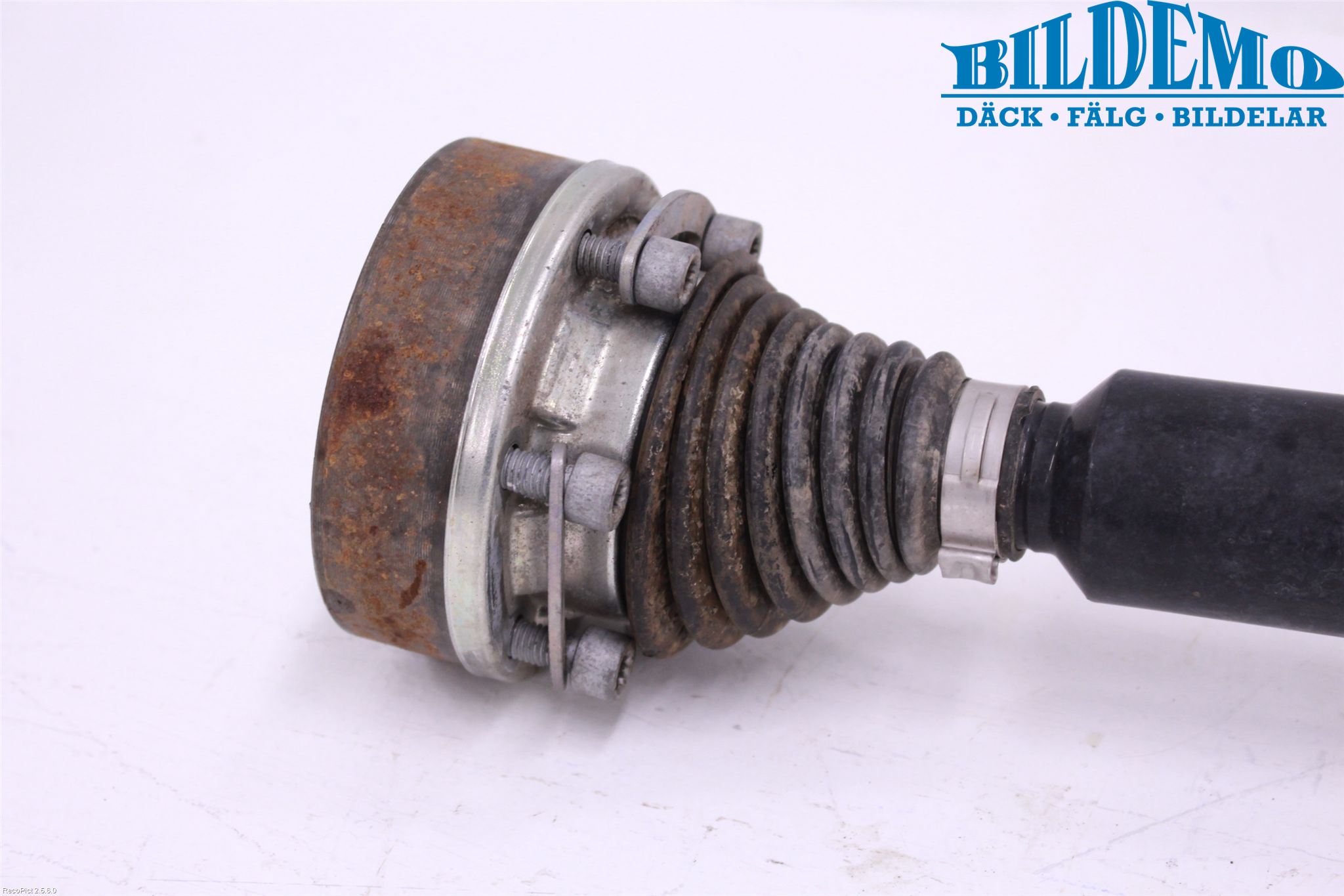 Volkswagen VW CADDY 11-15 Drivaxel Fram Höger