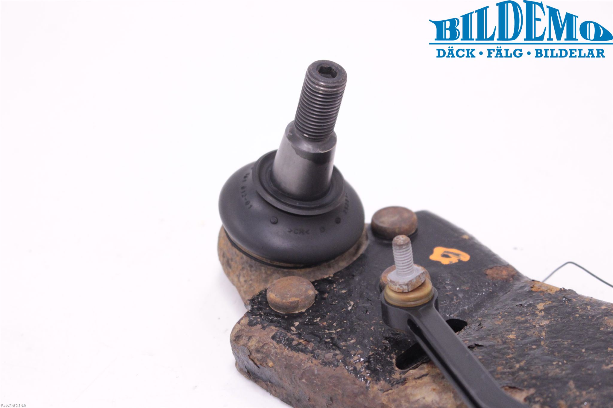 Volvo V70 08-13 Bärarm Fram Undre Hö