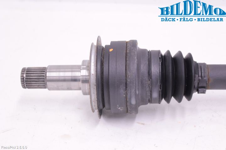Mercedes-Benz MB C-KLASS (W205) 14-21 Drivaxel Bak Höger