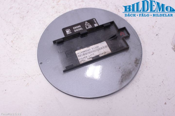 Opel INSIGNIA 09-16 Tanklucka