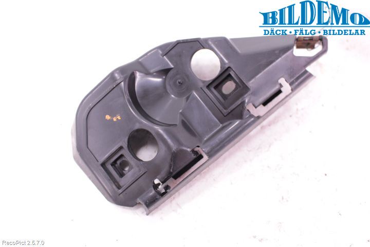 Volvo V50 08-12 Stötfångarfäste Fram Vä